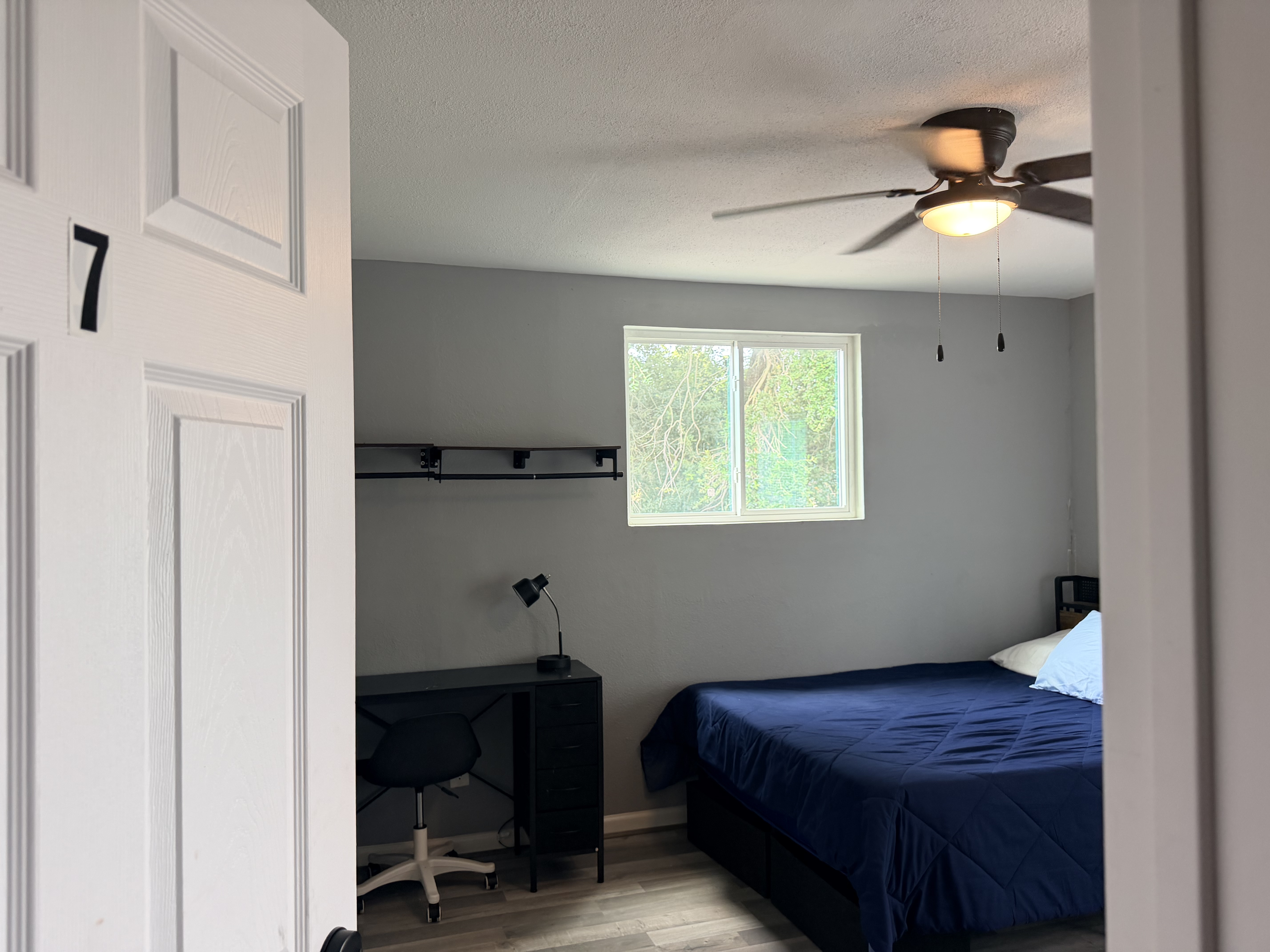 Hartsville House — furnished private bedroom